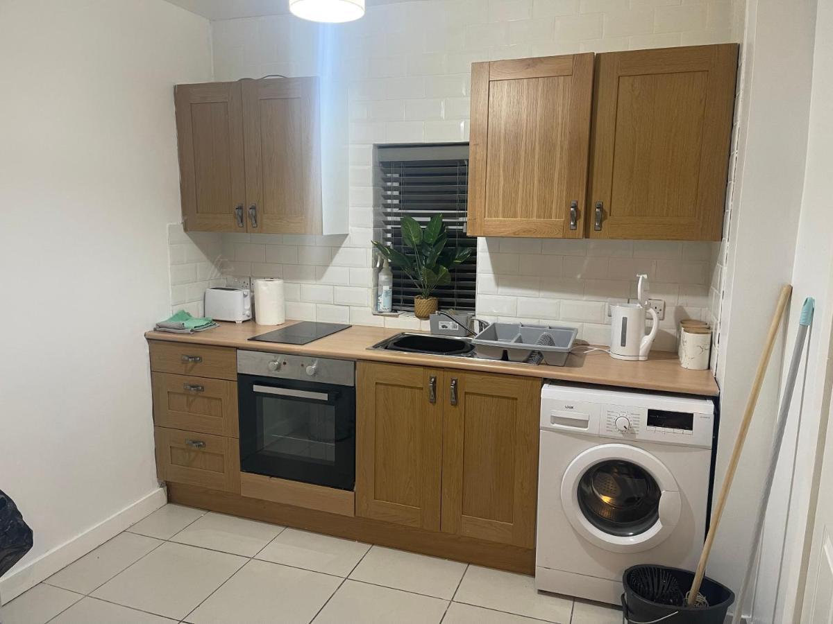 2 Bed Flat Right In Centre Of Portrush Town Apartment ภายนอก รูปภาพ